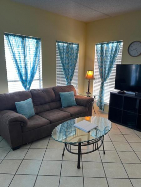 South Padre Island condo is walking distance to the beach, Sleeps 6, Third Floor, 2025 Traveler Award, winter rates